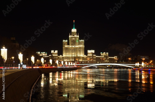 Obrazy most nocą   moskwa-w-nocy-most-na-rzece