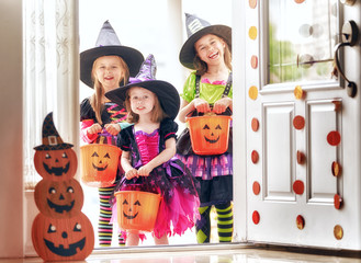 Wall Mural - children on Halloween