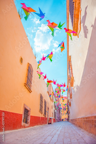 Fotografía Beautiful and colorful passage in Zacatecas city, Mexico