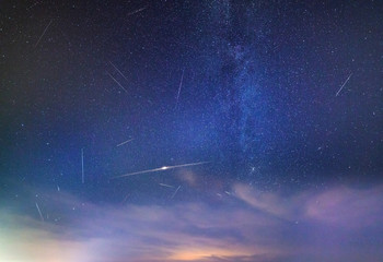 Wall Mural - perseids over mgiebah