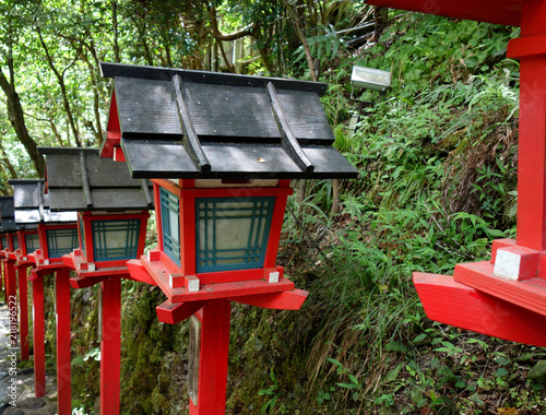 日本 京都 赤い灯籠 貴船神社 Japan Kyoto Red Lantern Basket Kibune Shrine Stock Photo Adobe Stock