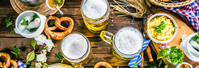 Poster - Oktoberfest ,bayerische Spezialitäten und Bier 