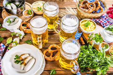 Wall Mural - Oktoberfest ,bayerische Spezialitäten und Bier 