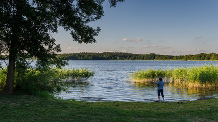 Frau am See, Krakower See, Krakow am See, Mecklenburgische Seenplatte, Schilf, Sanfter Tourismus, Natur