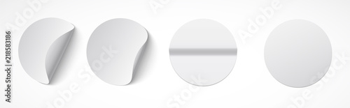 Fotomural Set of round white sticky labels with bent edges