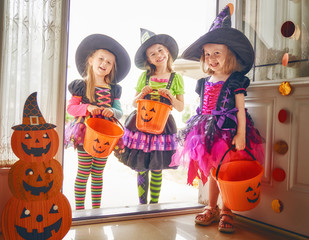 Wall Mural - children on Halloween