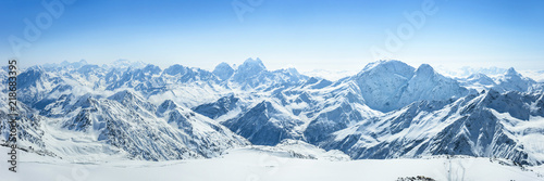 Dekoracja na wymiar  sniezny-grzbiet-wielkiego-kaukazu-z-mt-ushba-w-sloneczny-zimowy-dzien-widok-z-klifow-pastuchova-na-stoku-narciarskim-elbrus-kabardyno-balkaria-rosja