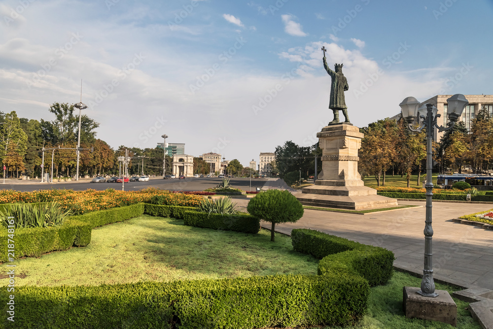 Obraz na płótnie Stefan cel Mare statue. Famous place in Chisinau city, Moldova. w salonie