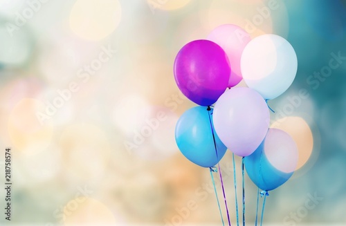 Cuadros en Lienzo Bunch of colorful balloons on white background