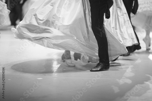 Fotomural Legs of ballerinas and dancers during the performance of the classical waltz on