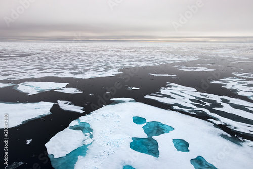 Fotografia Ice edge at 82 41.01 degrees North from Svalbard.