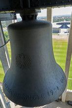 Die Glocke Im Glockenturm Des Olympischen Parks In Berlin