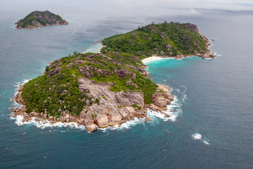 Poster - Luftaufnahme der Insel Grande Soeur, Seychellen.