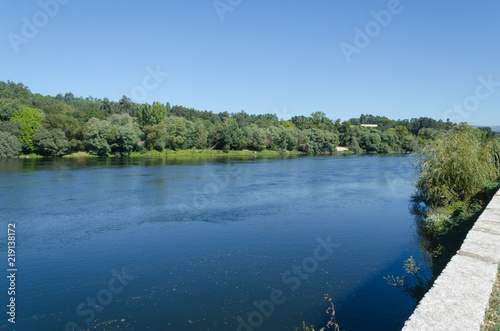 Fotografie, Obraz Rio Minho a su paso por Lapela, Monção. Portugal.