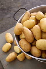 Sticker - preparing fresh potatoes