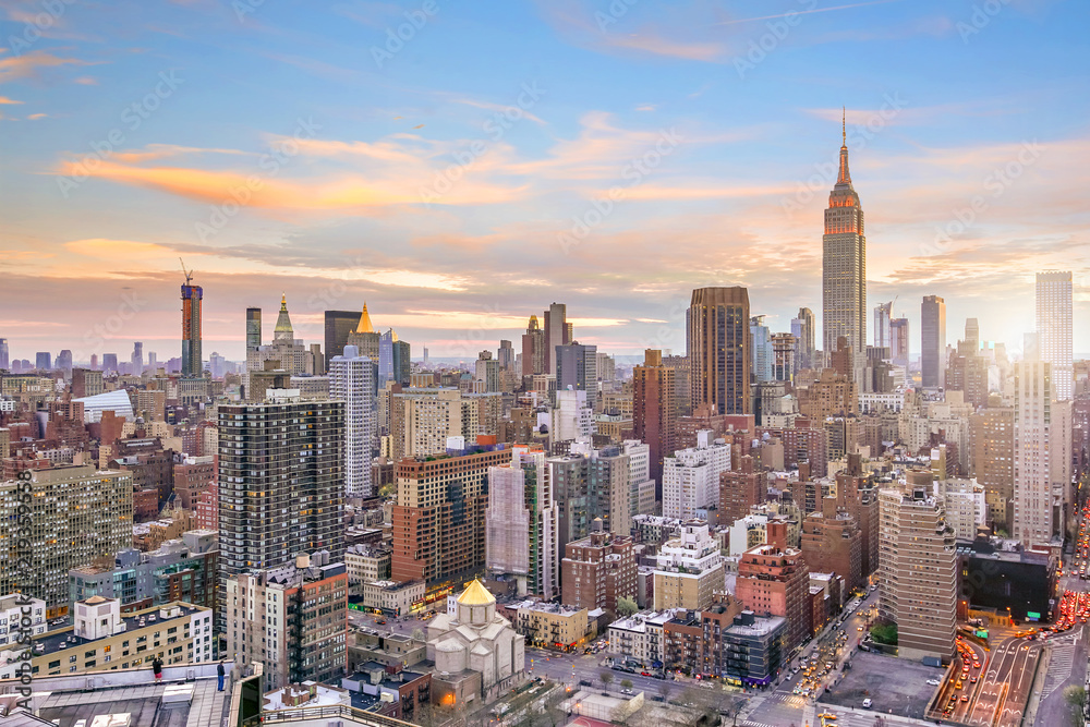 New York City midtown skyline at sunset - obrazy, fototapety, plakaty 