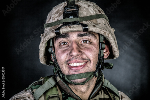 Shoulder portrait of experienced army soldier, military conflict veteran, skille Poster Mural XXL