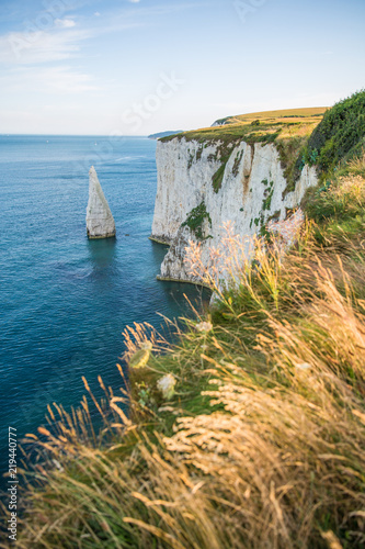 Fotografia, Obraz White Cliffs with Turquoise Atlantic Ocean on a Sunny Day.