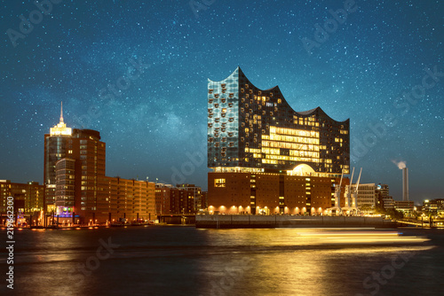 Cuadros en Lienzo Hamburger Elbphilharmonie bei Nacht