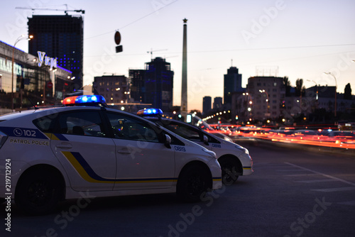 Fotografie, Obraz police cars in night town