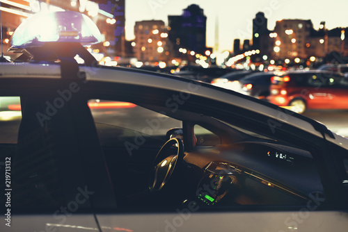 Obraz na plátně police car from inside in night city