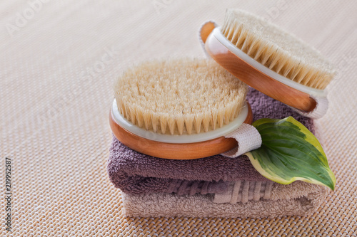 Fotografía brush for dry body massage