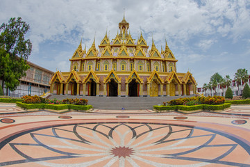 thai golden temple