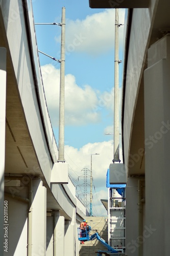  Fototapeta biały most   bialy-most-i-blekitne-chmury