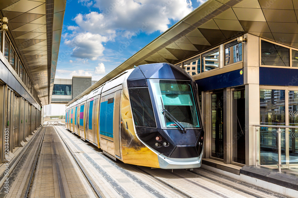 New modern tram in Dubai - obrazy, fototapety, plakaty 