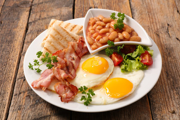 Poster - english breakfast on wood