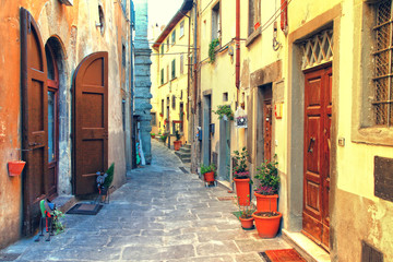  Traditional Italy - old narrow streets of medieval town Siena in Tuscany