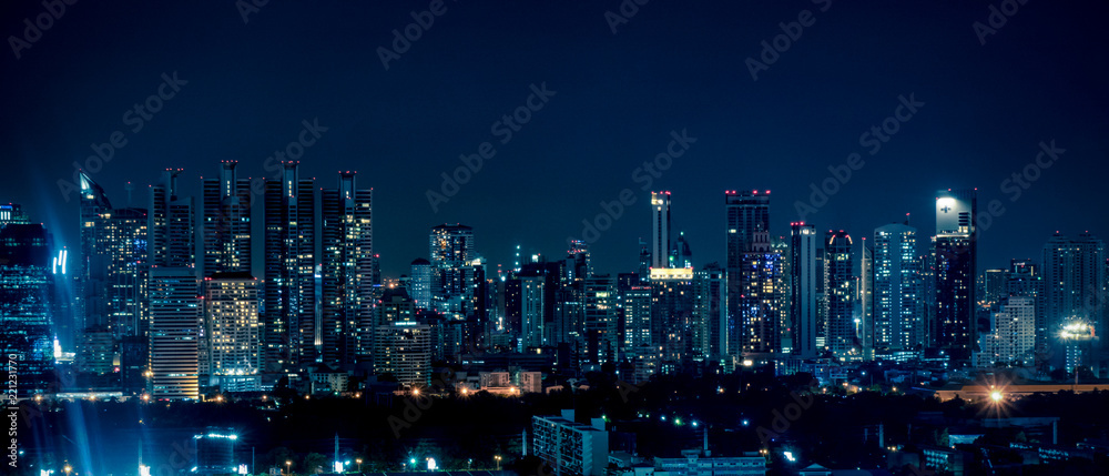 panoramic landscape scenery of buildings and skycrapers in the central business area of Bangkok city at nigjt - obrazy, fototapety, plakaty 
