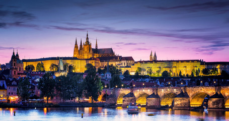 Wall Mural - Amazing Prague castle at sunset