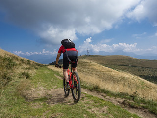 Ciclismo tra le alpi