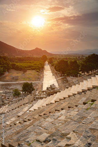 Foto Aerial view of Arcadian Street (Harbor Road) and The Amphitheater in Ancient Eph