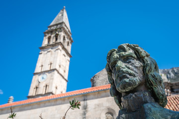 Tripo Rorolja statue in Perast