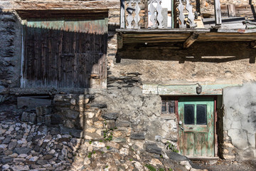 Wall Mural - Vieille maison en Oisans