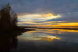 Fototapeta Niebo - sunset on the lake