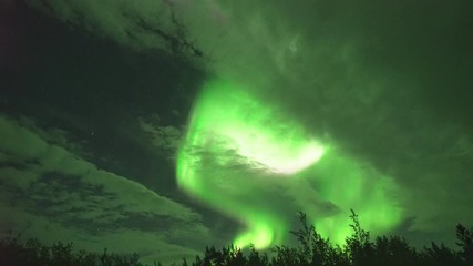 realistic real time (not timelapse) aurora borealis (northern lights) in whitehorse, canada, at 00:1