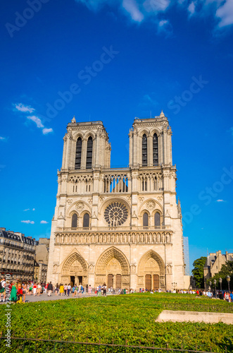 Plakat Słynna katedra Notre Dame de Paris w Paryżu, Francja.