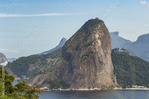 Fotografiet Sugar Loaf, Rio de Janeiro, tourist attraction, back view, a Brazil symbol