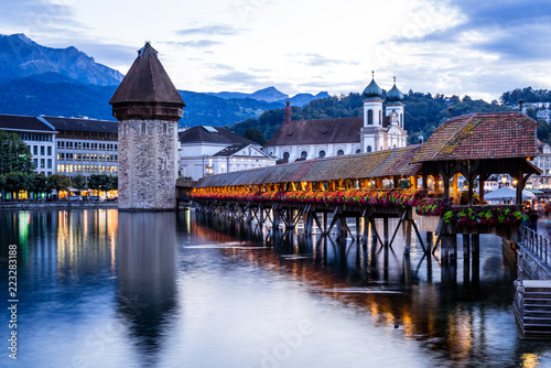Fotografía Historic city center of Lucerne with famous Chapel Bridge in Switzerland