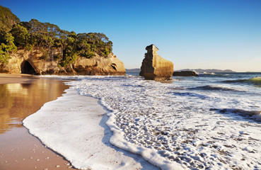 Canvas Print - Smiling Sphinx rock, New Zealand