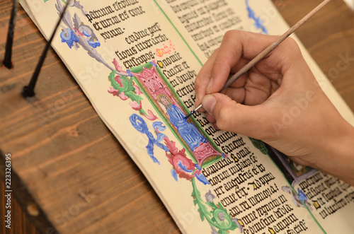 Fotomural Close-up of hand of medieval manuscript scribe - calligraphy