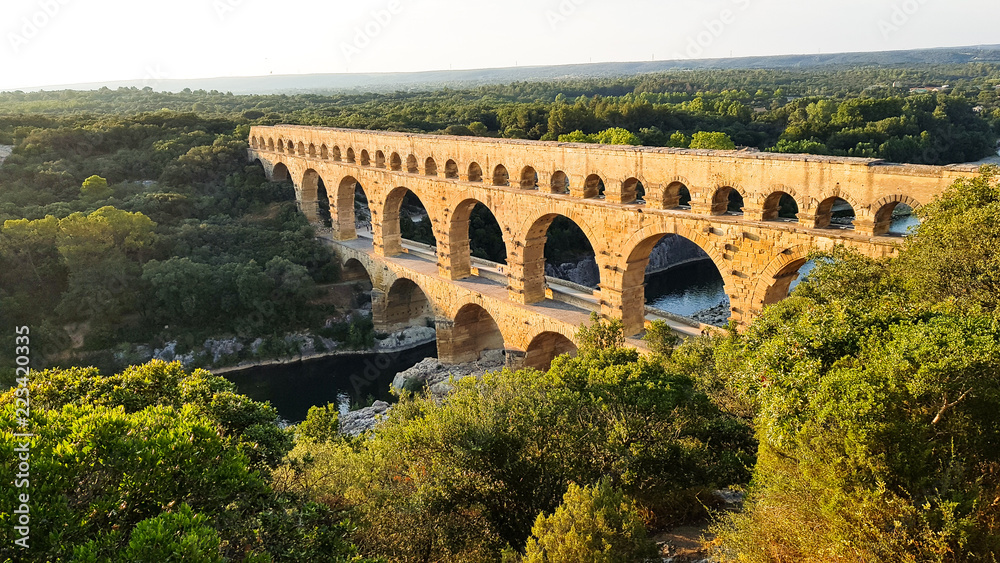 Pont du Gard in the Gardon River, south of France - obrazy, fototapety, plakaty 