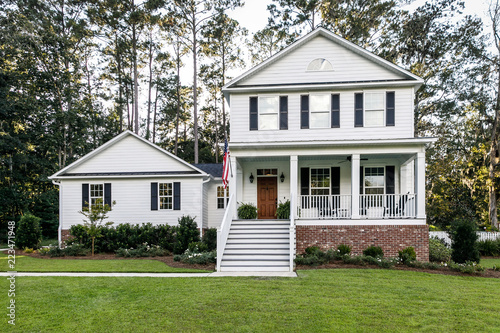 Fotomural Suburban White All American Contemporary Farmhouse Two Story with Curb Appeal