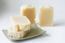 Olive Oil Soap Suitable For People With Skin Problems. Nourishes The Skin Soft And Moist.
