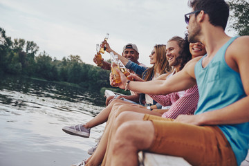 Canvas Print - Relaxing among friends. 