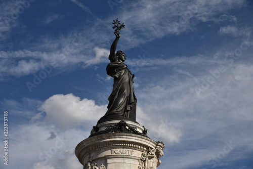 Fotografía Statue de Marianne place de la République à Paris, France