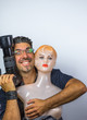© Michael Eichhammer - Fotograf mit Schaufensterpuppe - Symbolfoto Aktfotografie